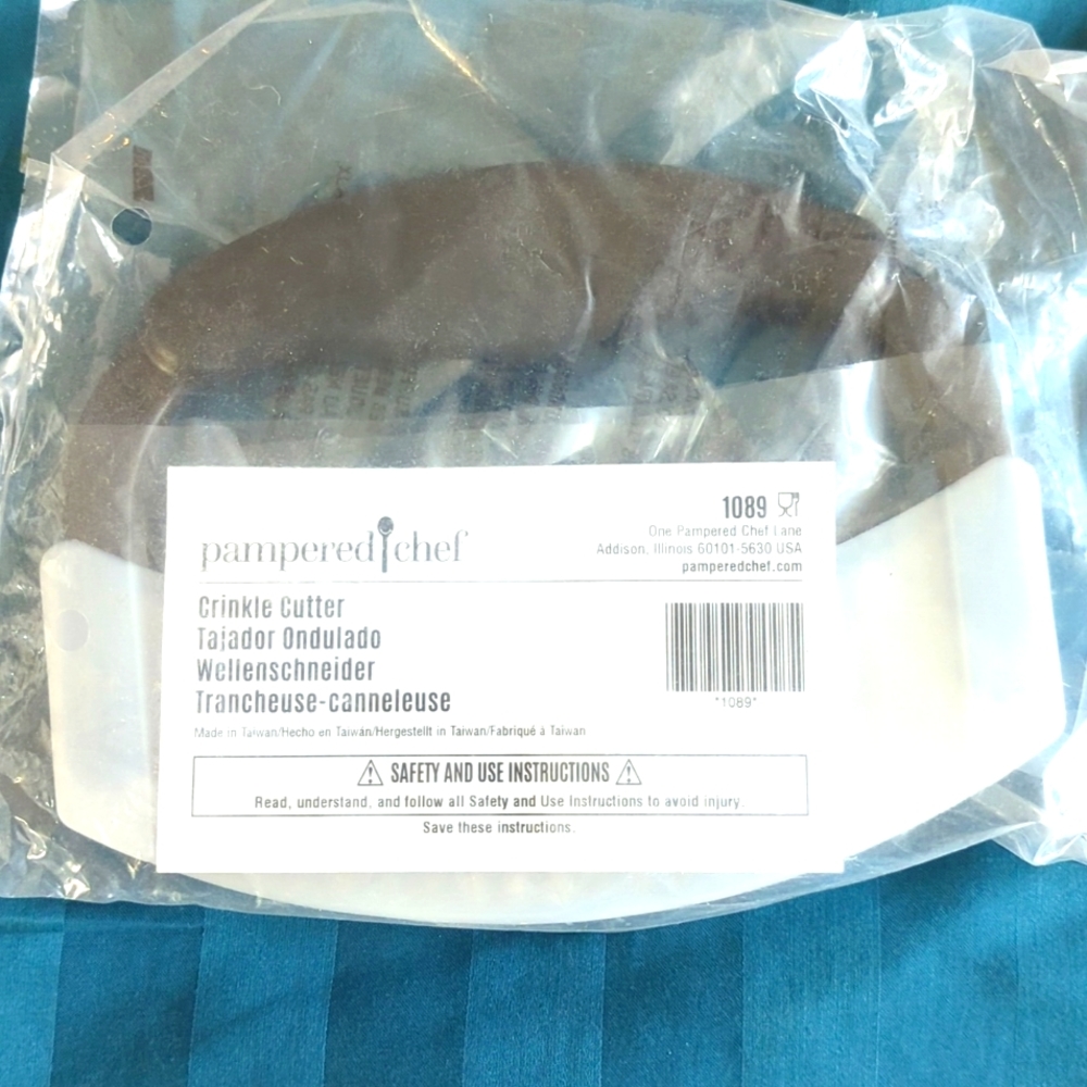 Pampered Chef Crinkle Cutter